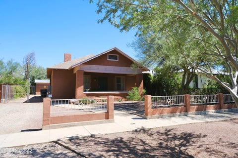 Photo of 825 S 2nd Avenue, Tucson, AZ 85701 (MLS # 22622877)