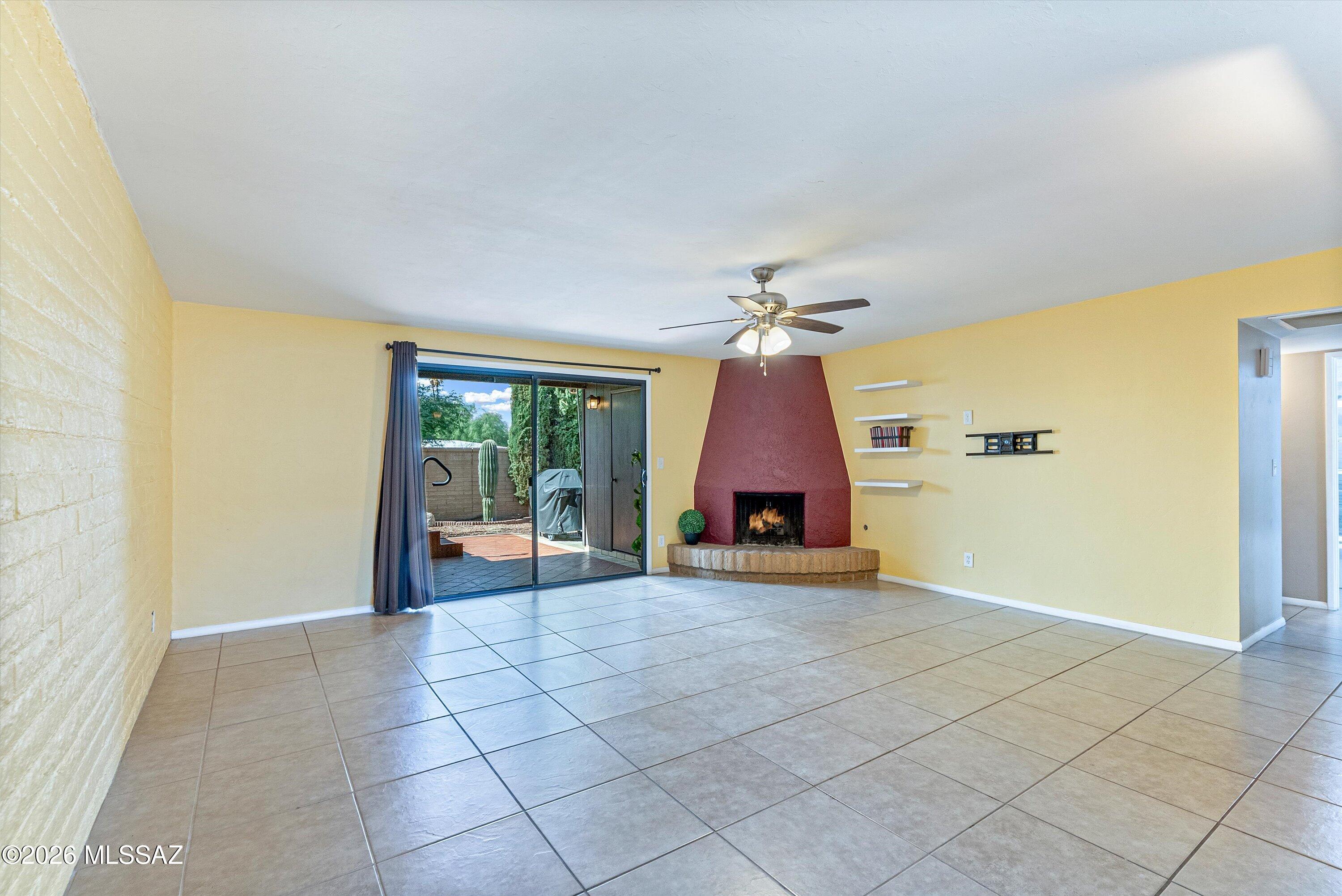 1909 N Linden Circle