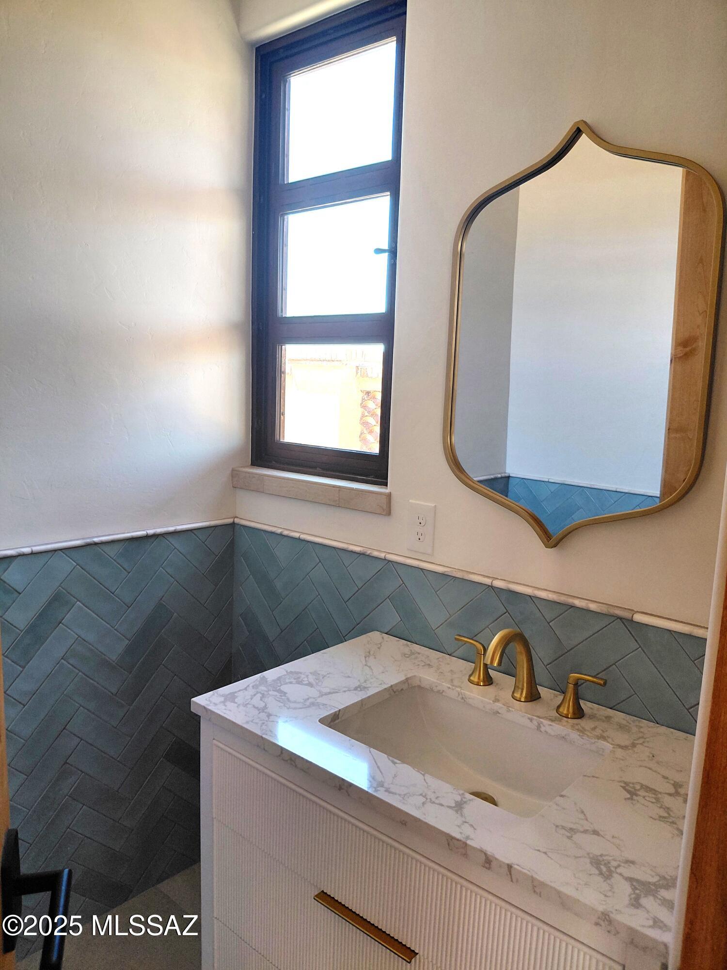 Catalina Foothills Estates 6 Th - Residential