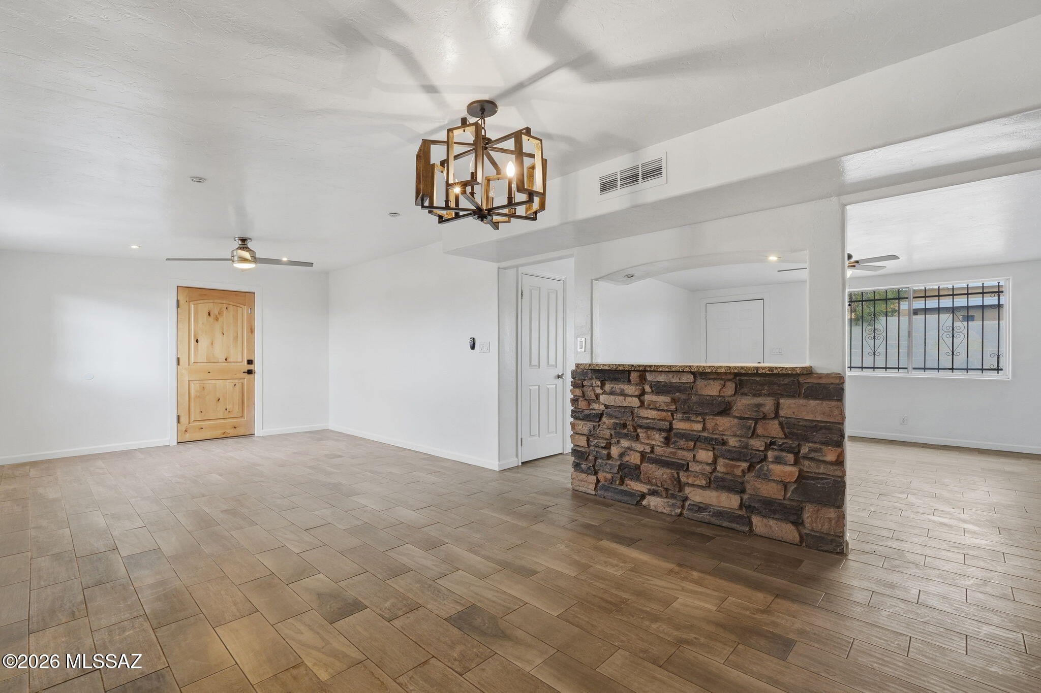 1633 S Camino Del Sierra