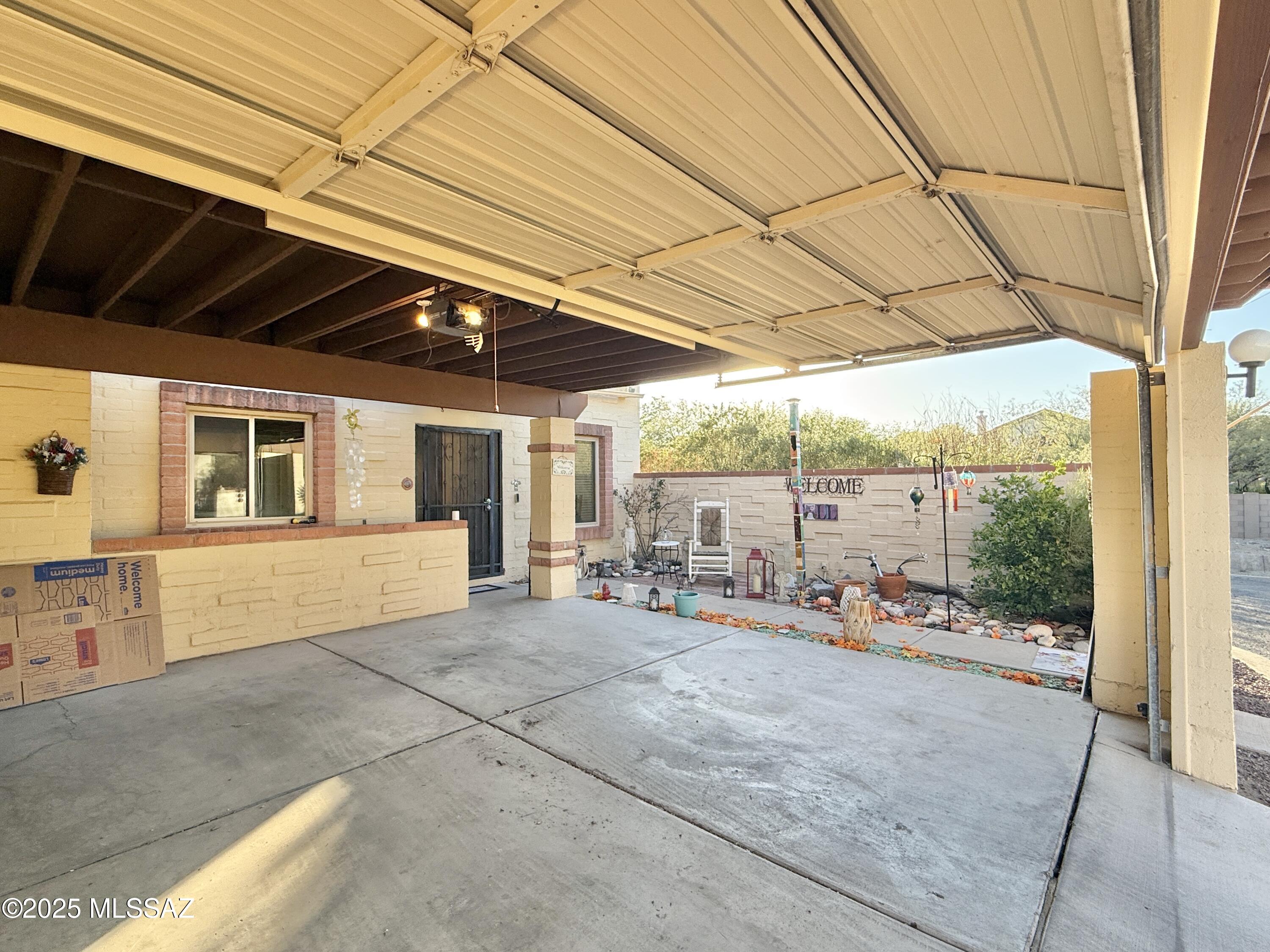 8110 E Rivenoak Circle