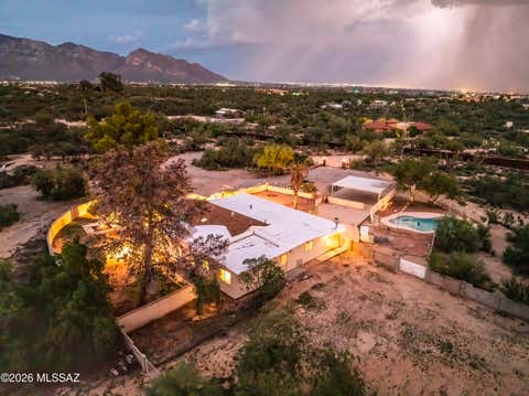 Photo of 2350 W Sunkist Road, Tucson, AZ 85755 (MLS # 22620332)