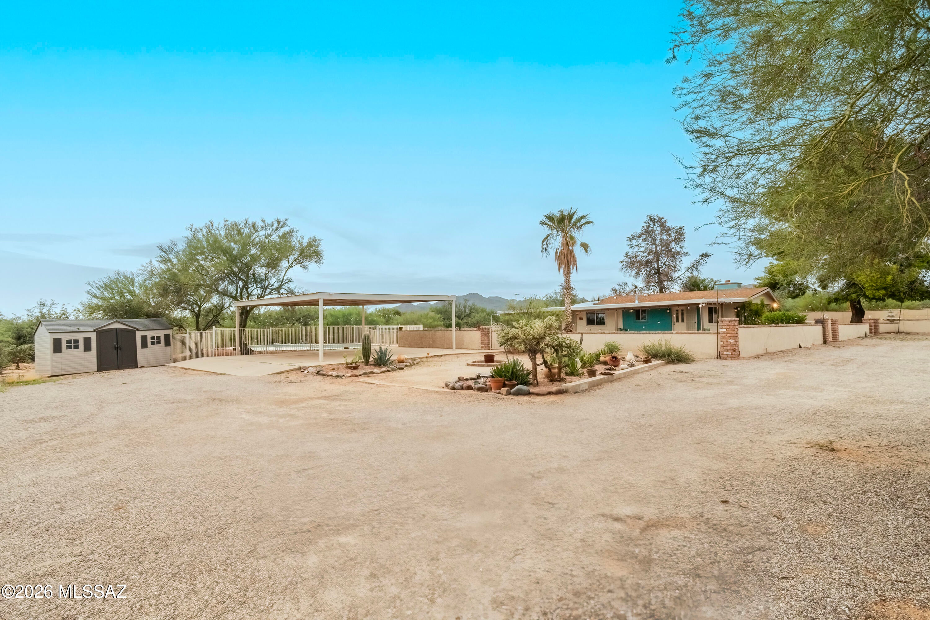 2350 W Sunkist Road