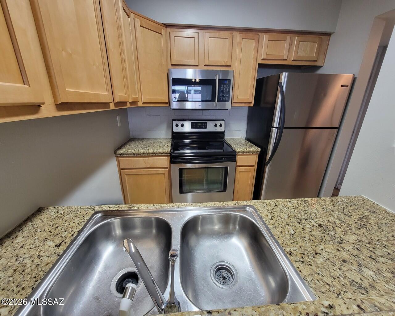 931 N Euclid Avenue 241