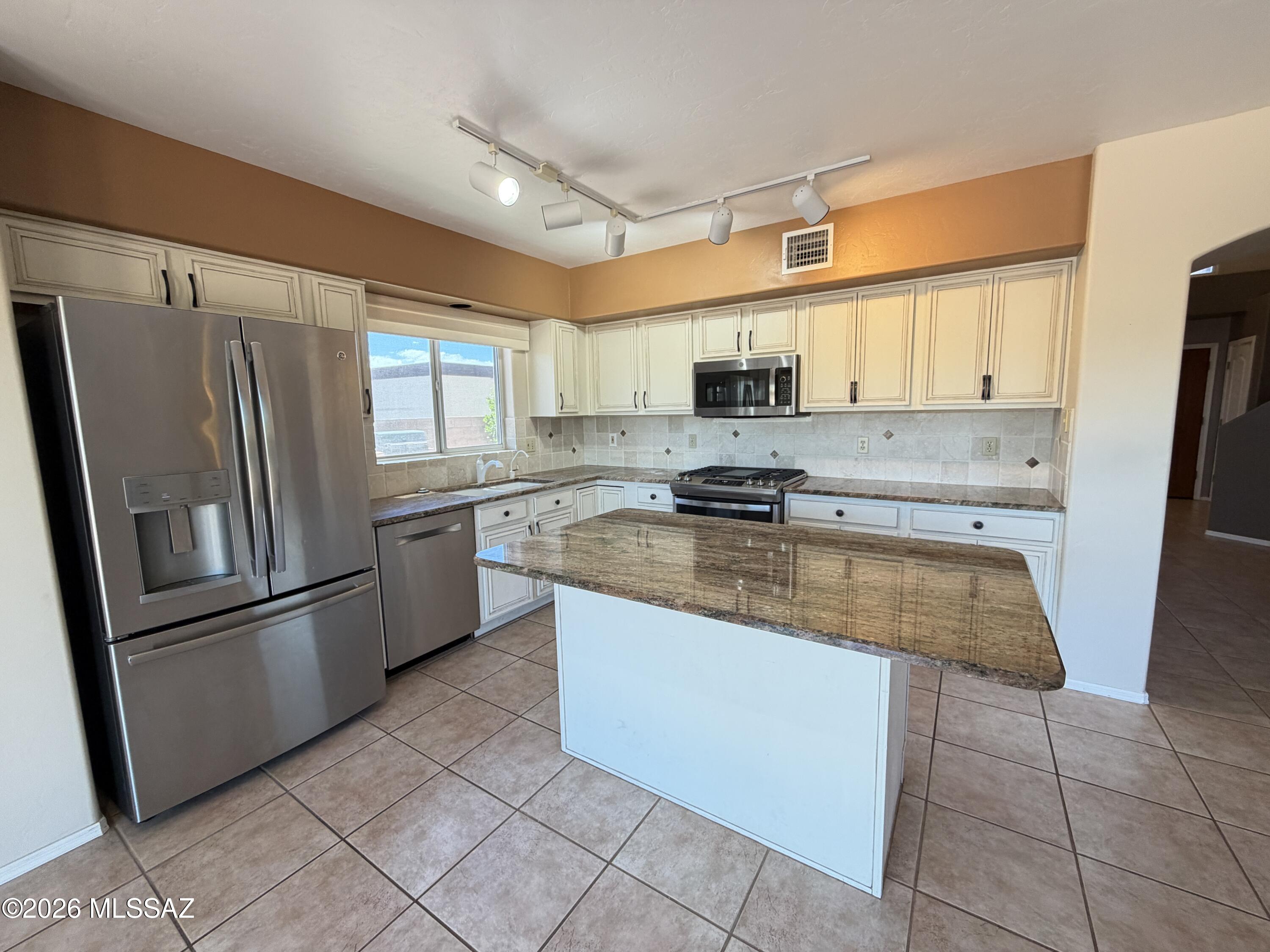 Monterra Hills (1-187) - Residential Lease