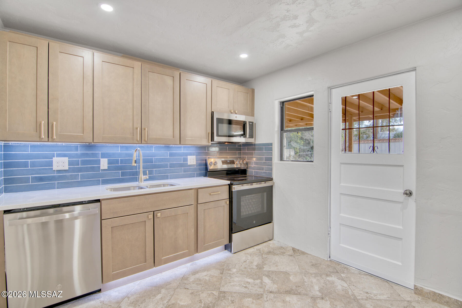 4620 E Lester Street