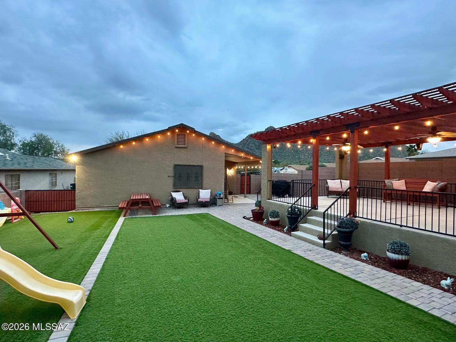 Mountain Manor View - Residential