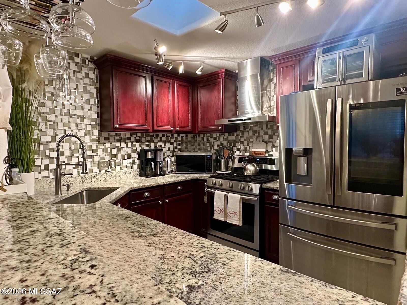 Mountain Manor View - Residential