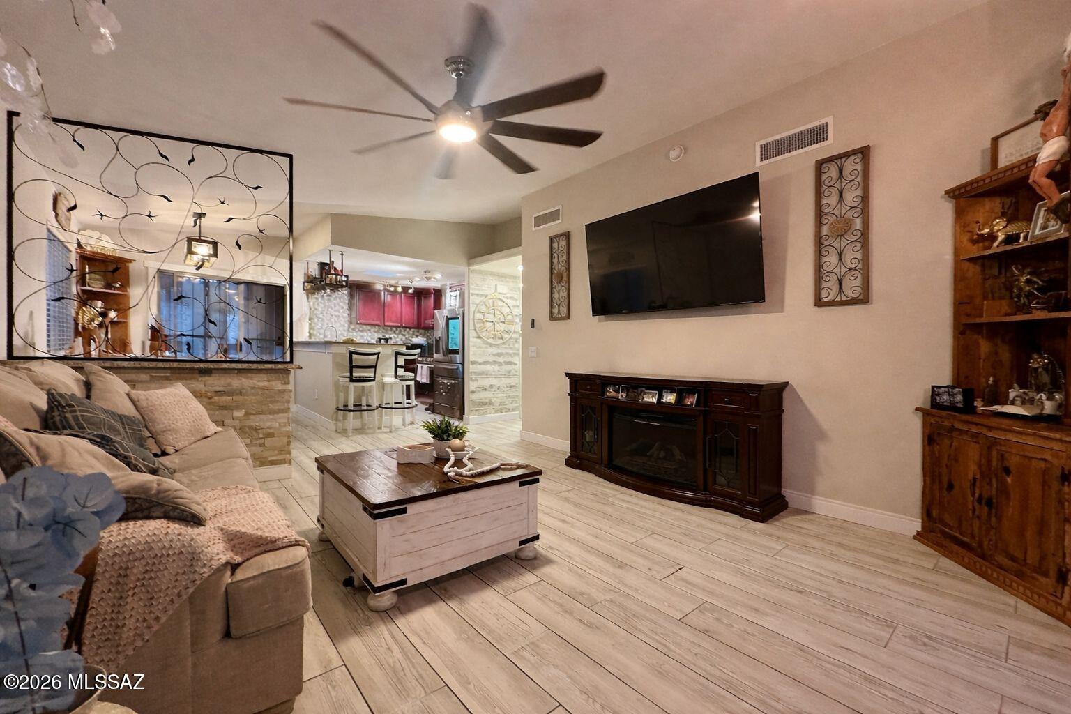 Mountain Manor View - Residential
