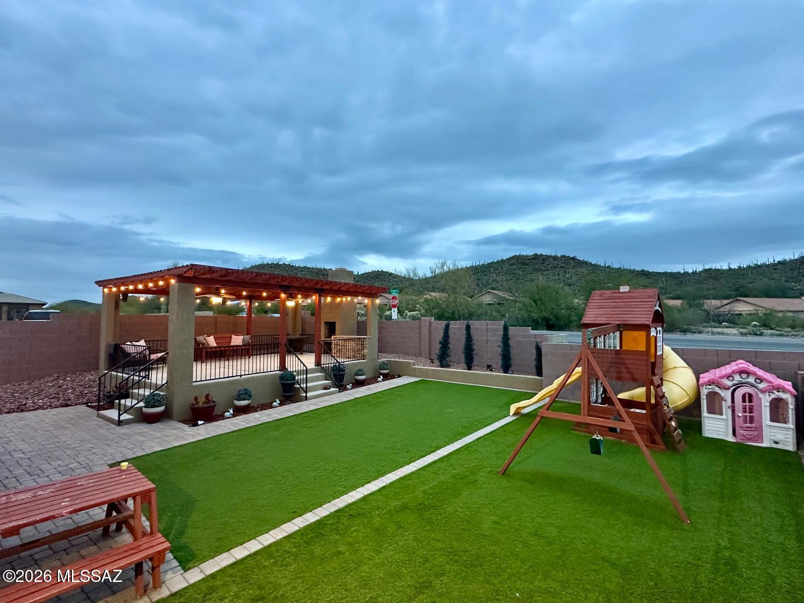 Mountain Manor View - Residential