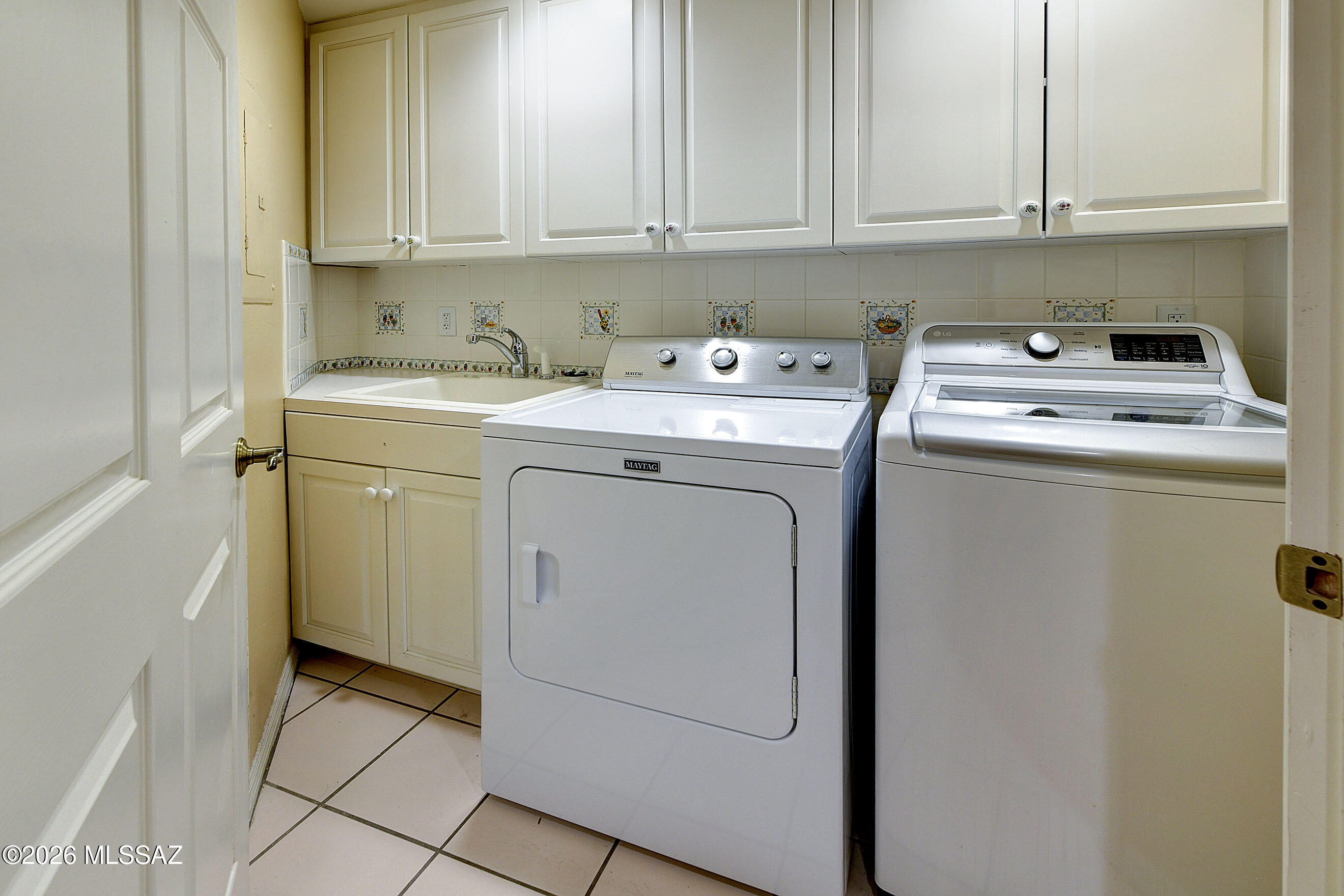 Catalina Foothills Estates NO. 10 (1-72) - Residential