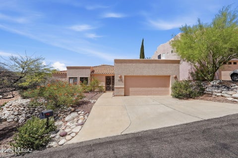 Photo of 4221 N Summer Set Drive, Tucson, AZ 85750 (MLS # 22621986)