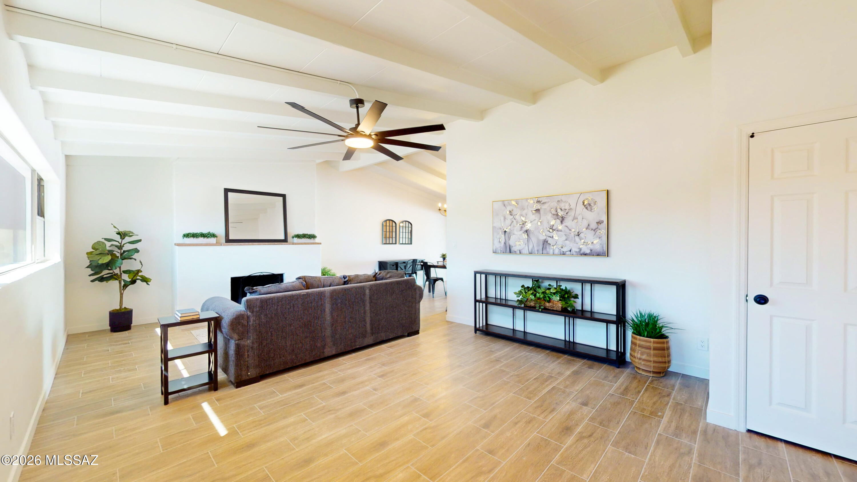 1439 E Linden Street