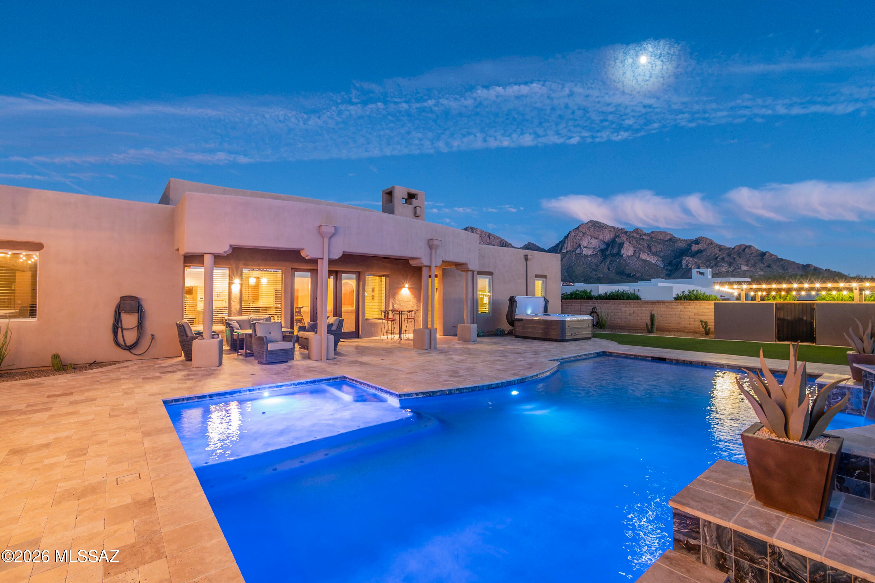 10873 N Pusch Ridge View Place