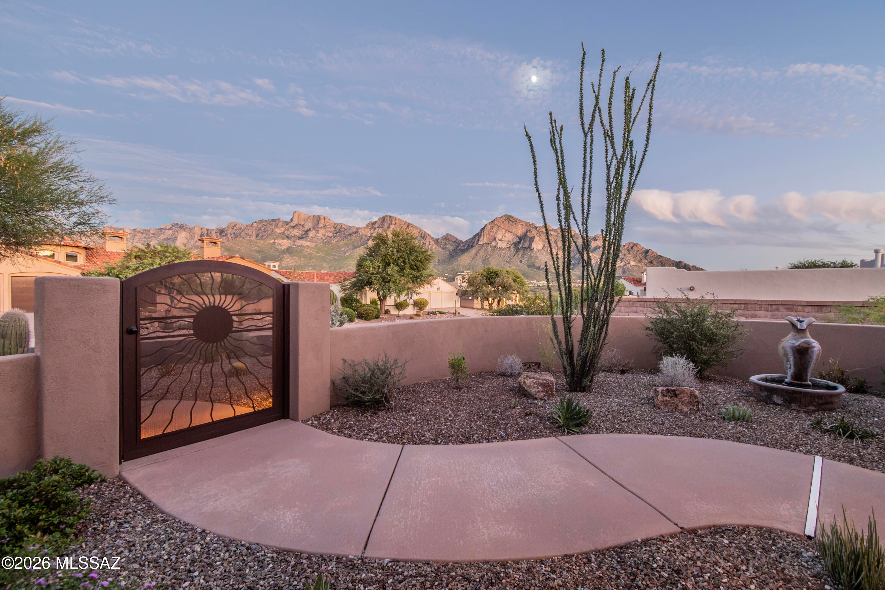 10873 N Pusch Ridge View Place