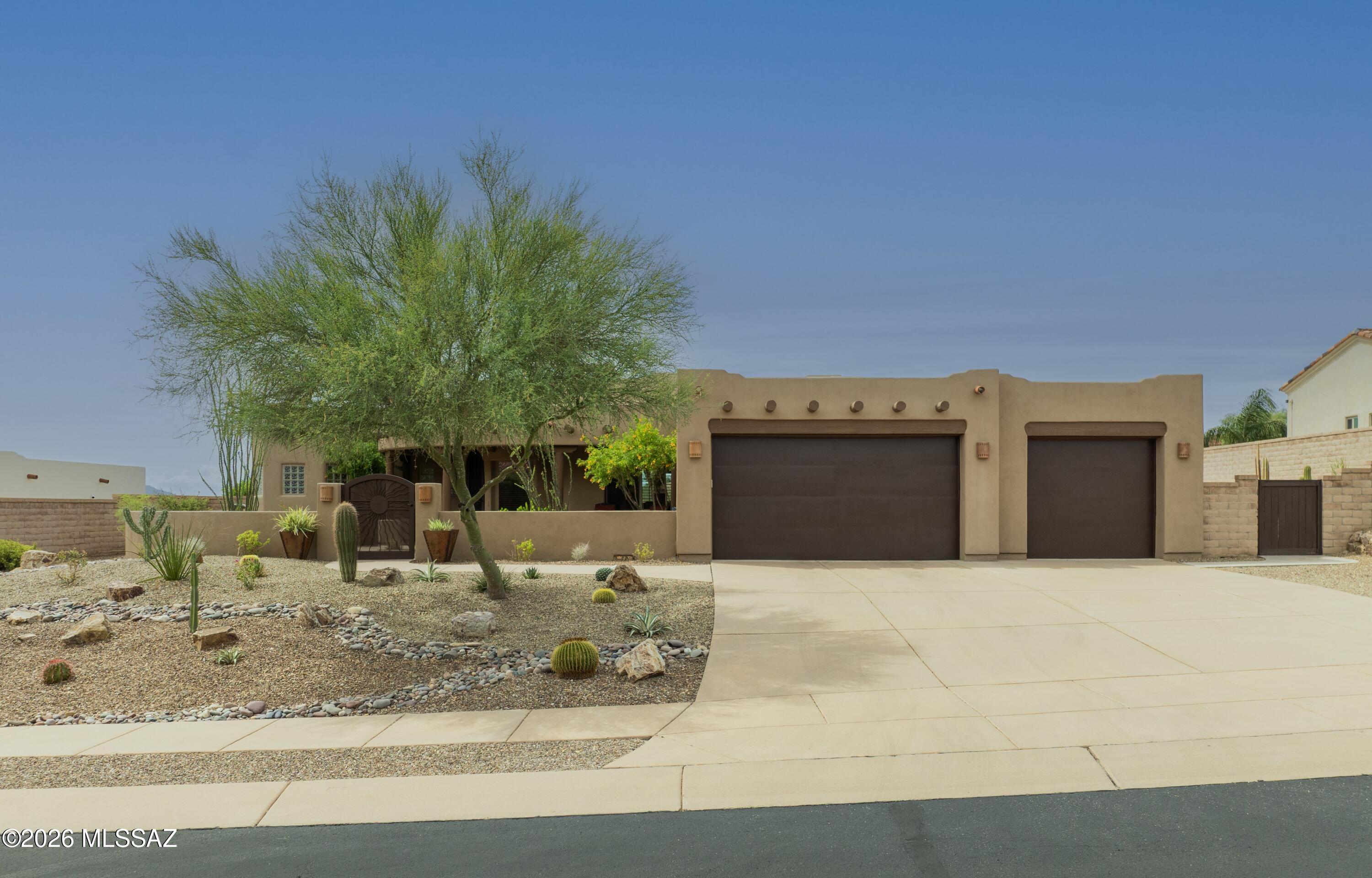 10873 N Pusch Ridge View Place