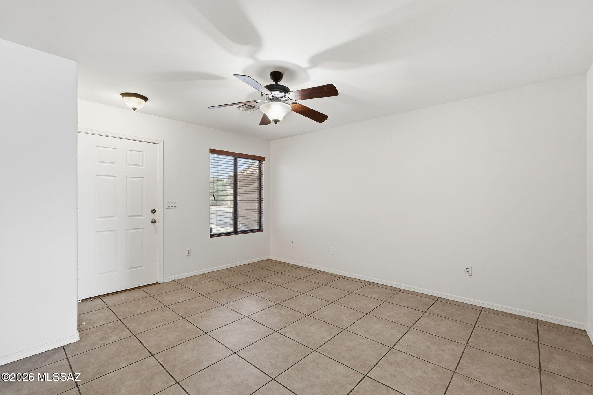 841 W Calle Barranca Seca