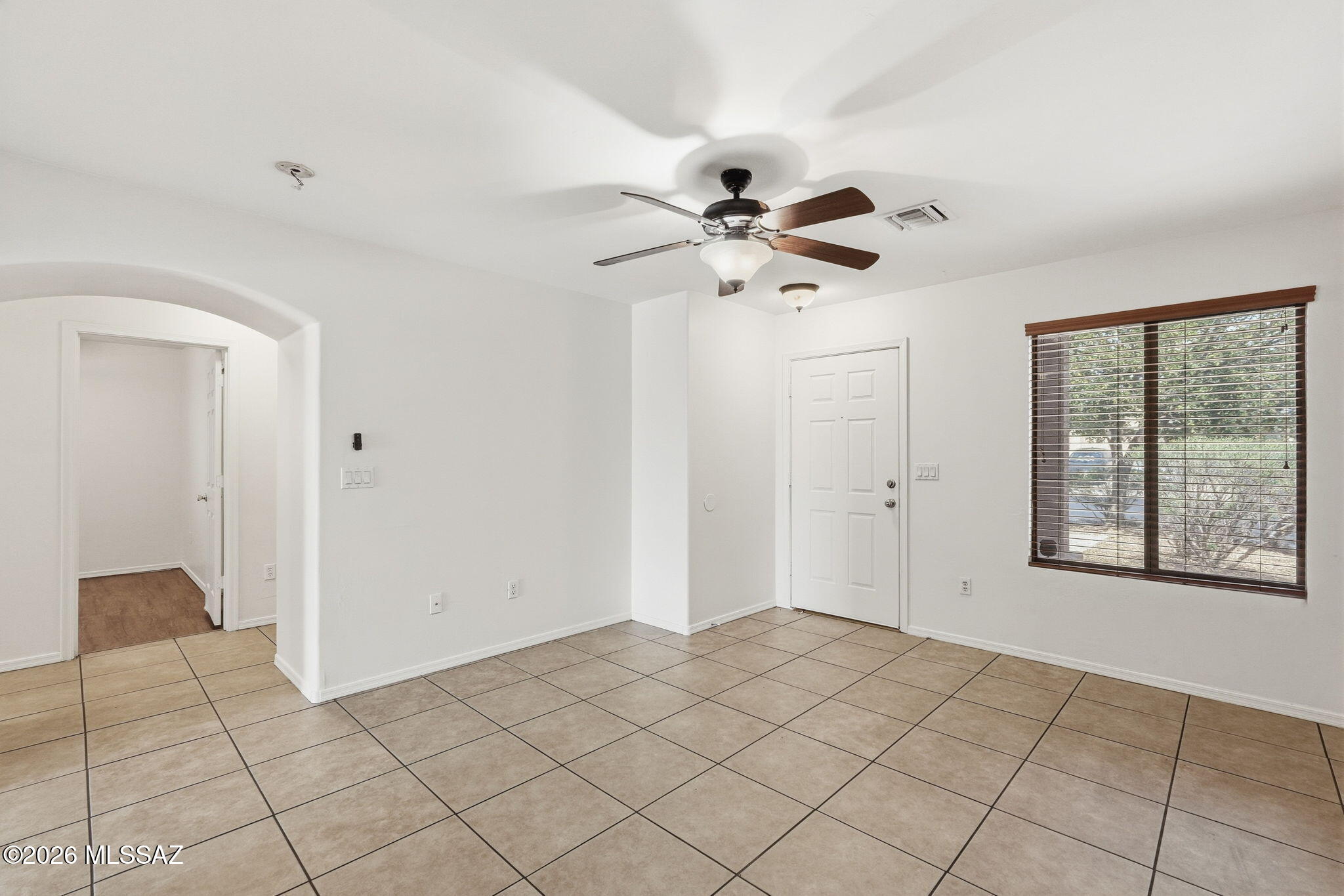 841 W Calle Barranca Seca