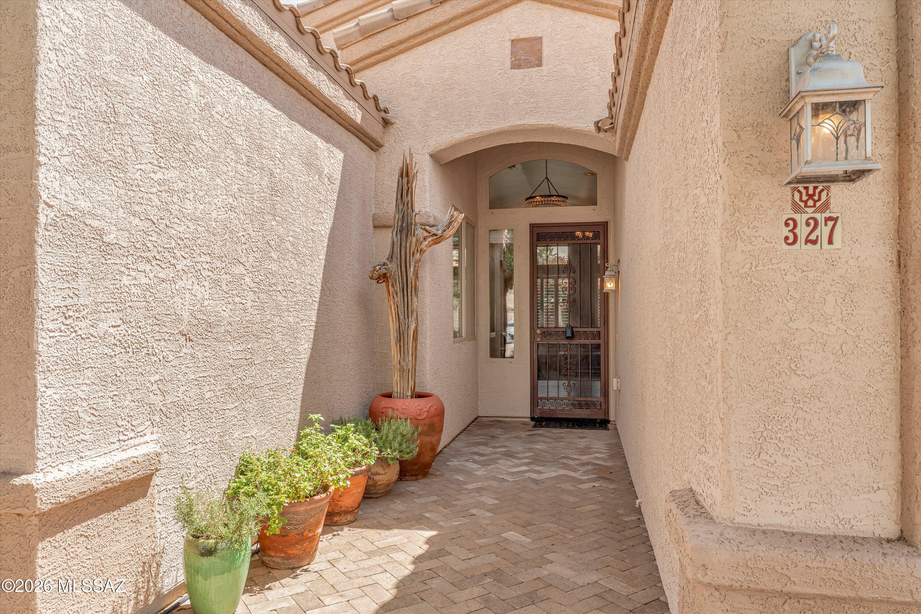 327 W Klinger Canyon Drive