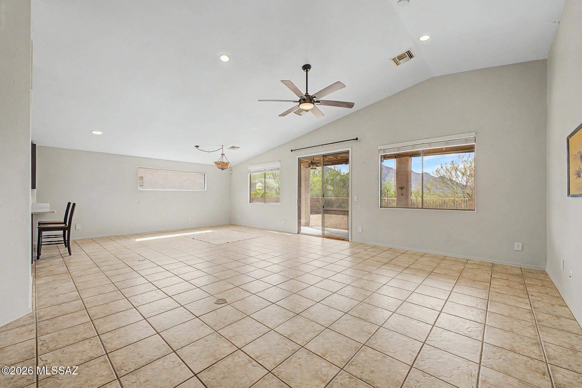 301 W Greys Road