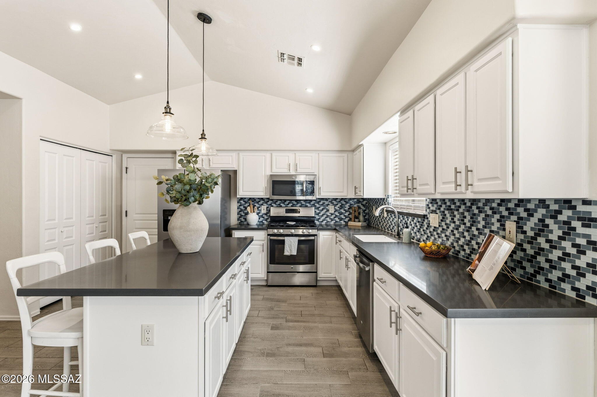 Sabino Mountain (1-290) - Residential
