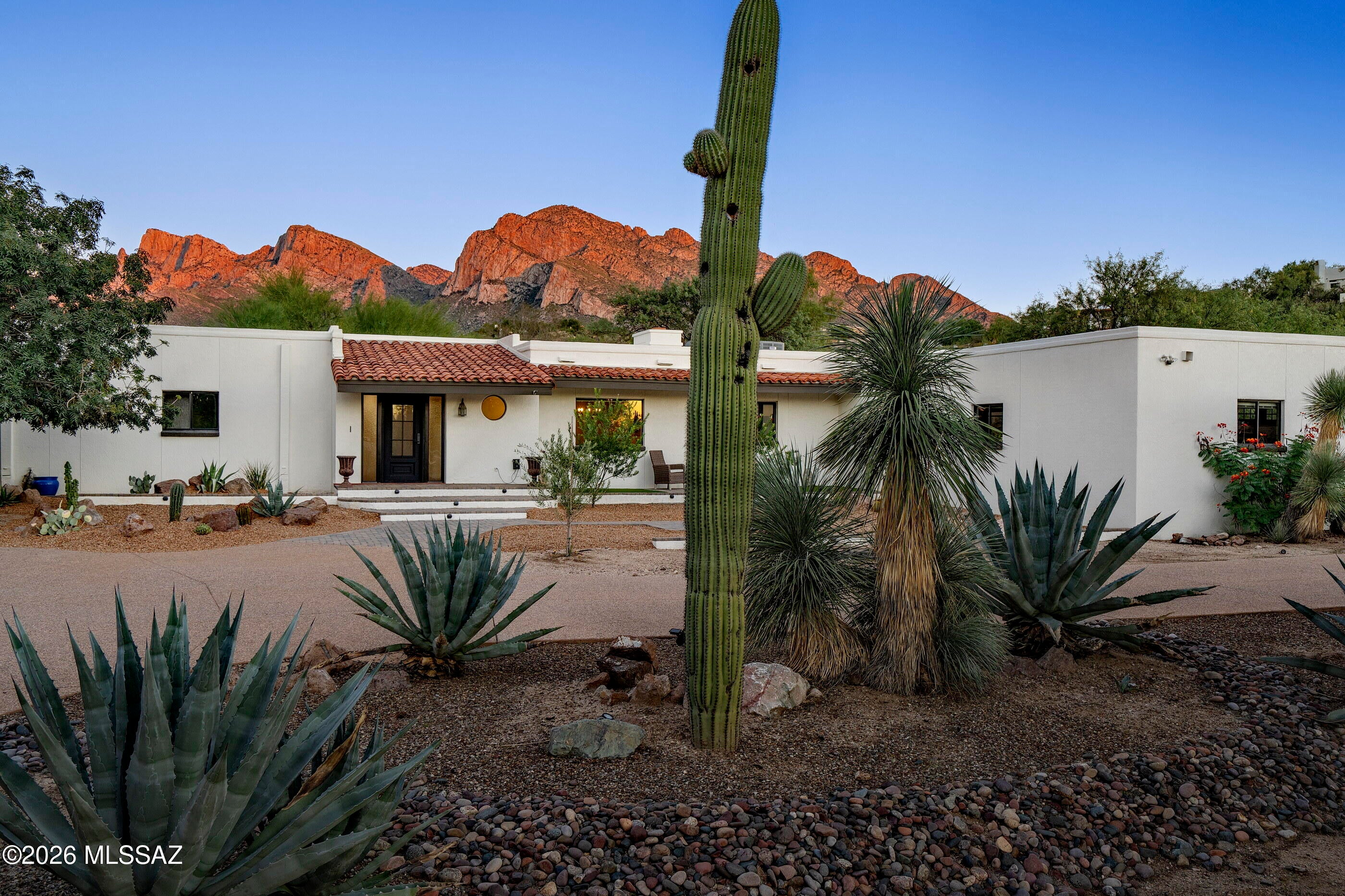 575 W Valoro Drive