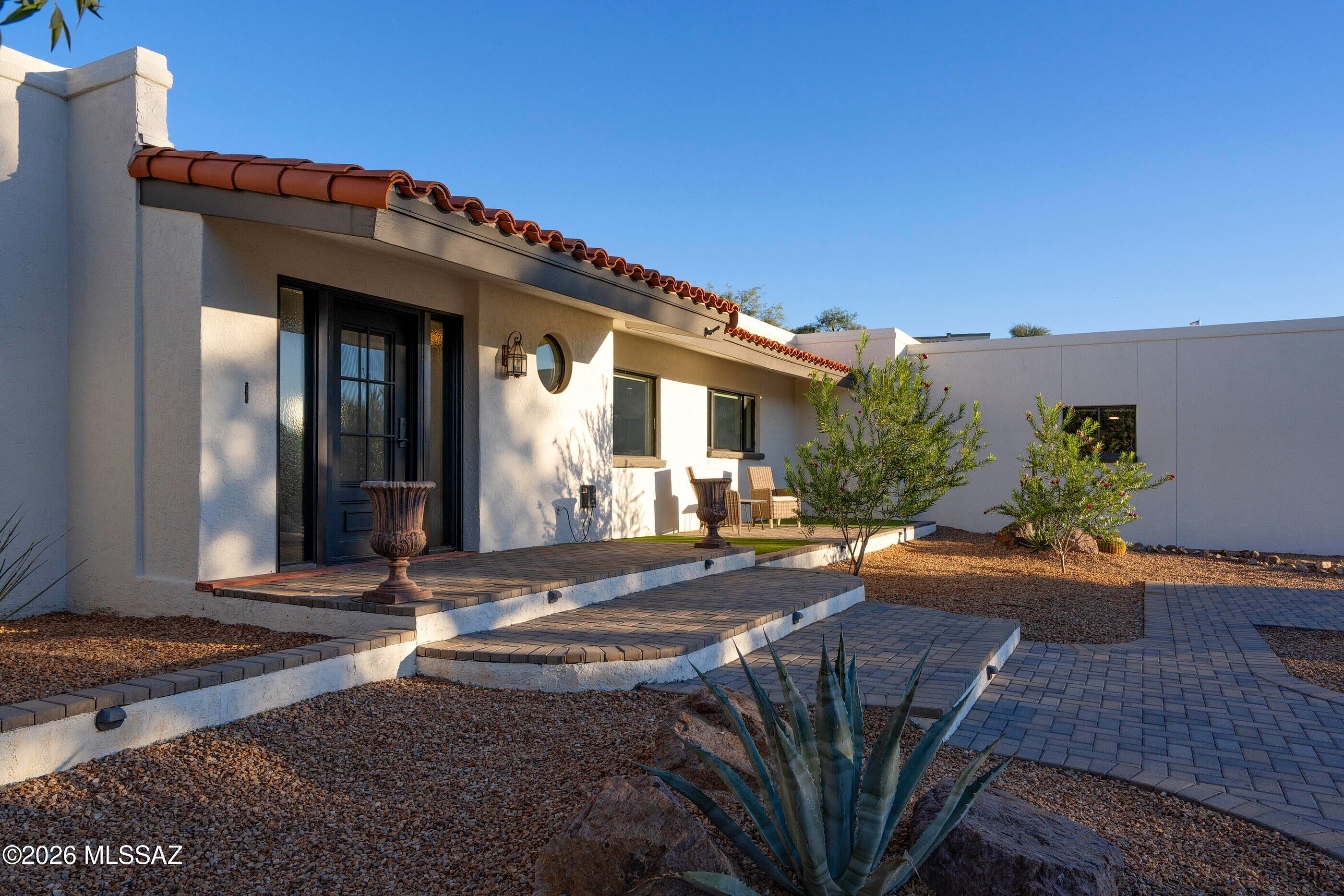 575 W Valoro Drive