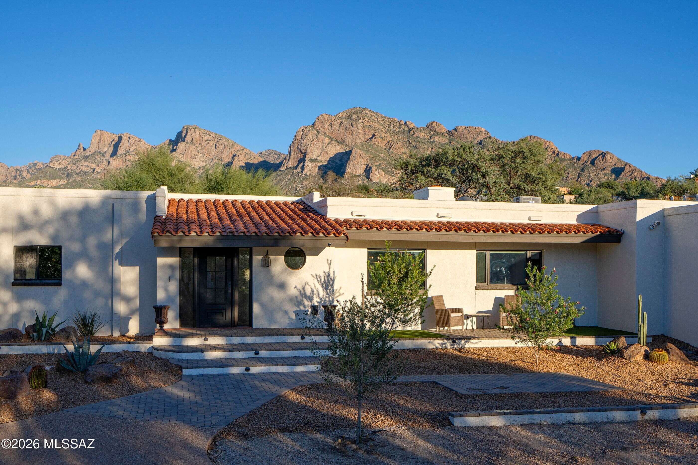 575 W Valoro Drive