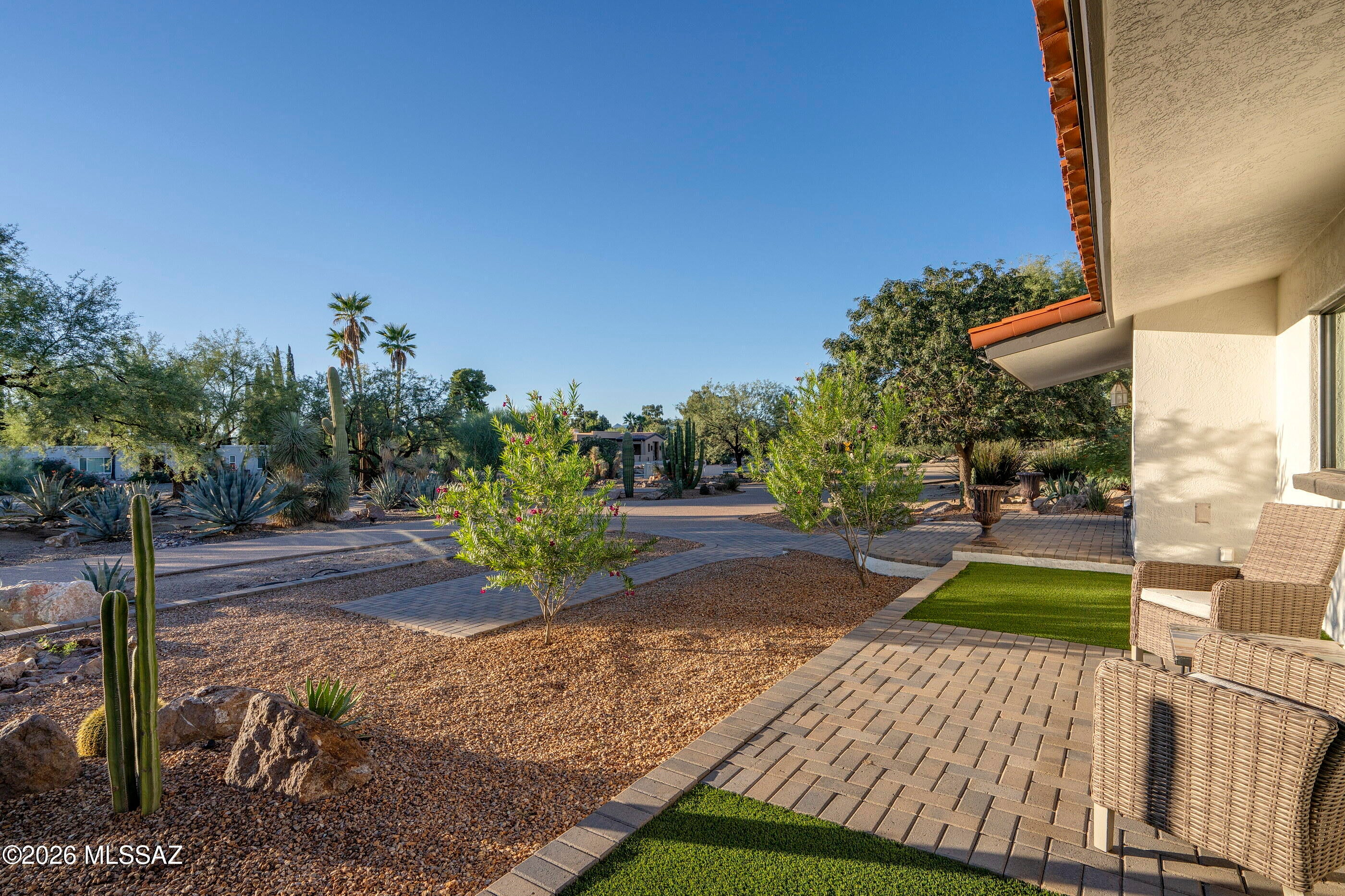 575 W Valoro Drive