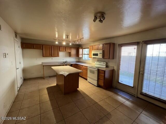923 N Desert Ave Road STE B