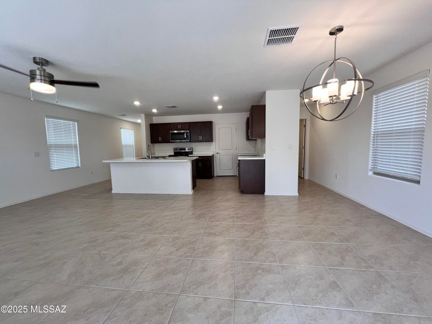 Beautiful and Brand New Home in Vail at Hanson Ridge!
Kitchen features stainless steel appliances, island, walk-in pantry and great storage and counter space.
1/2 bath downstairs and coat closet.
Spacious Loft has loads of potential!
Primary bedroom w/ensuite offers dual vanities and walk-in shower.
Fenced backyard, ceiling fans, two car garage and more!
Refrigerator will be installed and backyard landscape will be completed.
Tenant occupied until 05/31/2026.