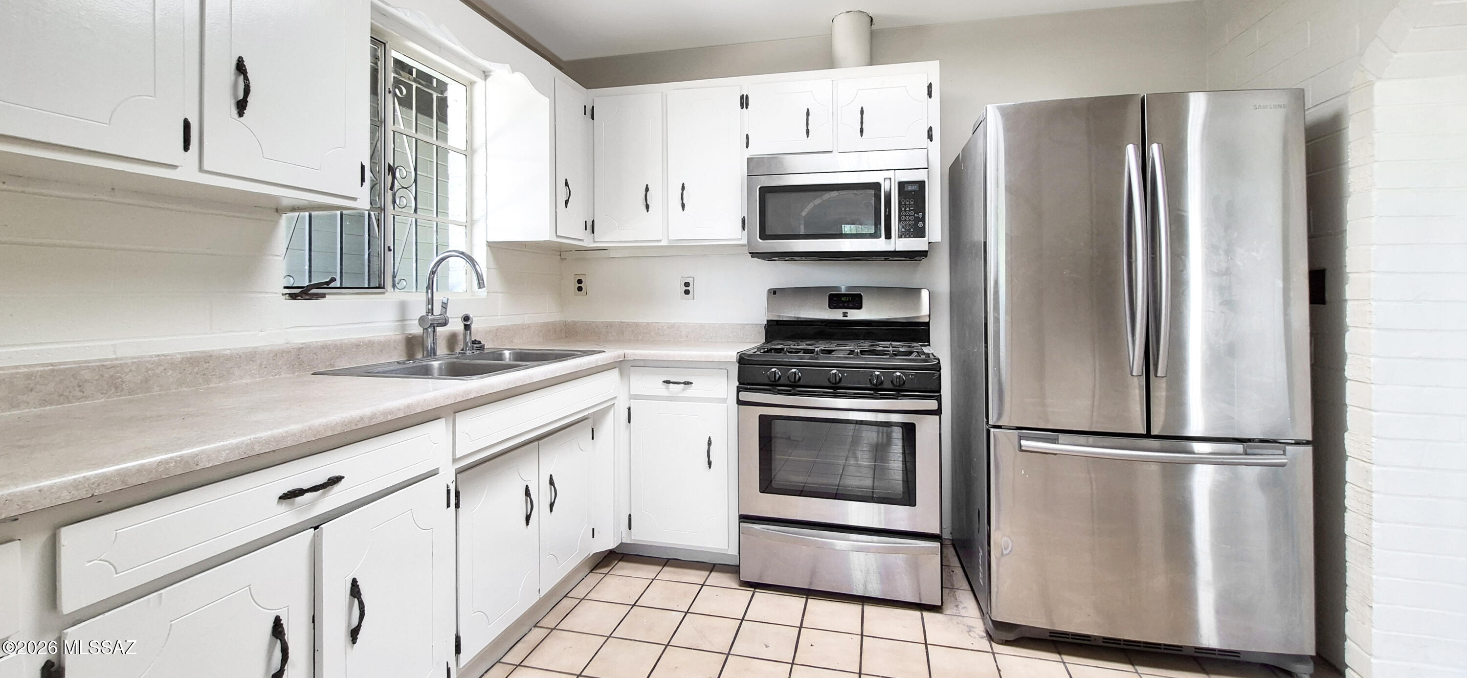 1527 W Niagara Street