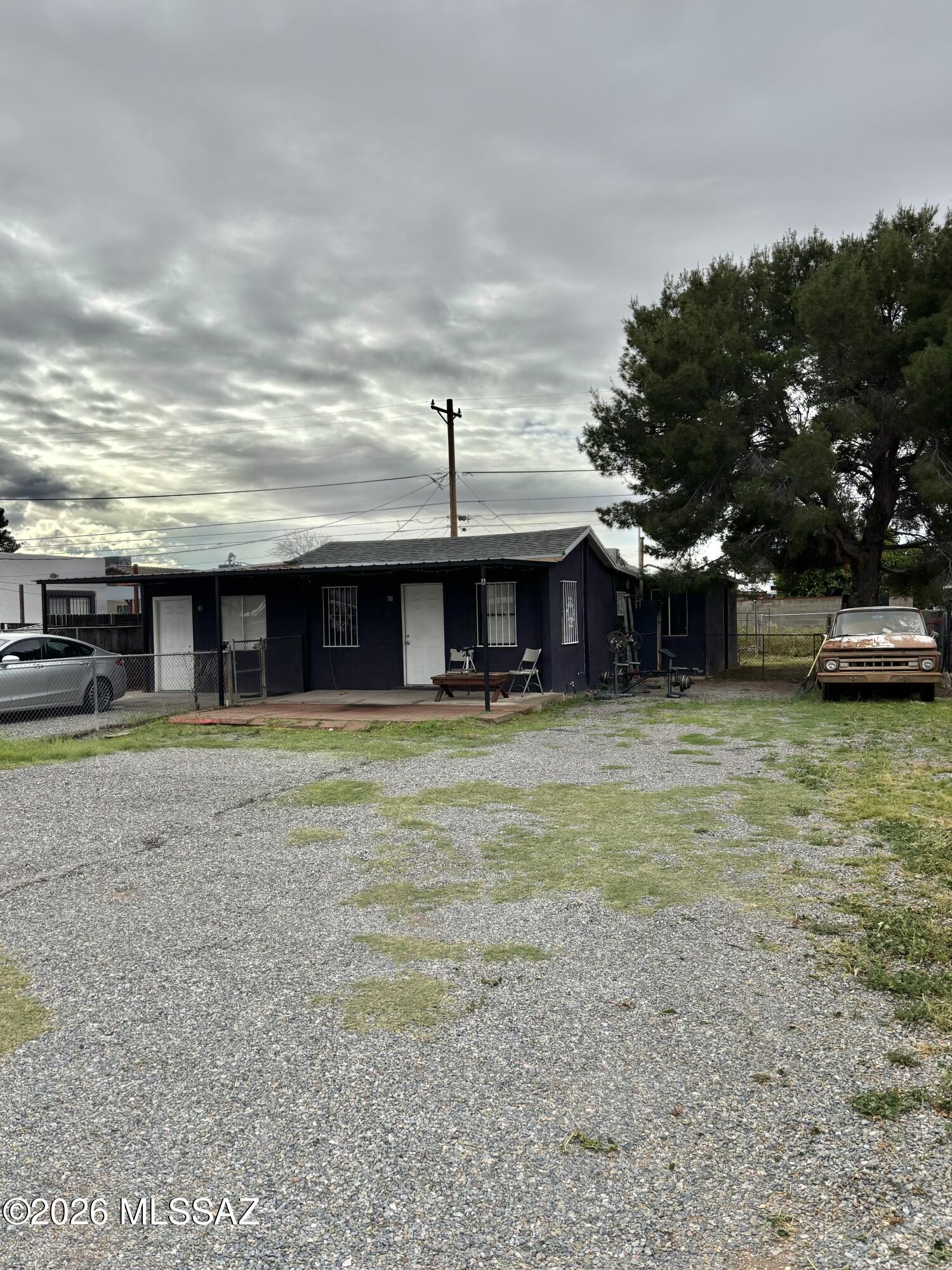 231 W Illinois Street