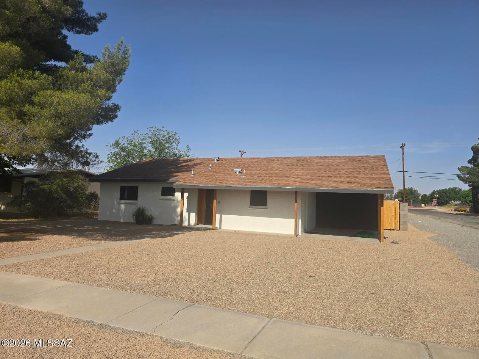 370 N Cochise Avenue