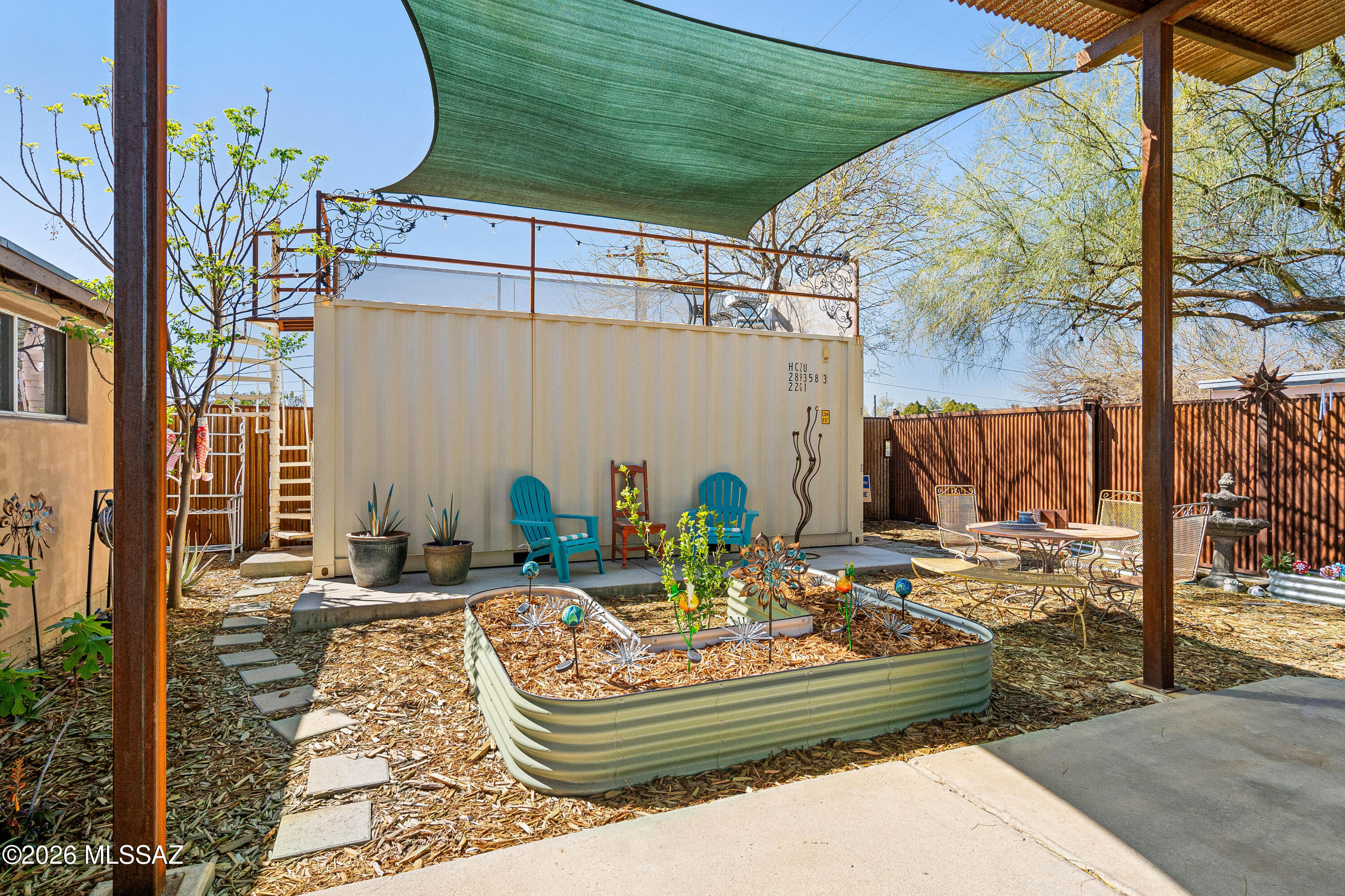 1426 W Delaware Street