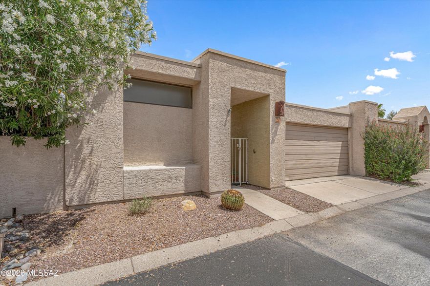 Creekside Townhome has a hard to find 2bed/2 bath PLUS separate casita with full bathroom and AC. Central location has River Walk steps away, shopping, restaurants,  grocery store and more!  Open concept living between kitchen and great room. High ceilings, fireplace and lovely courtyard for private entertaining, grilling, or just relaxing.  Beautiful community pool with mountain views, shade, guest parking.  2-car garage with built-in work bench for tools, etc.
