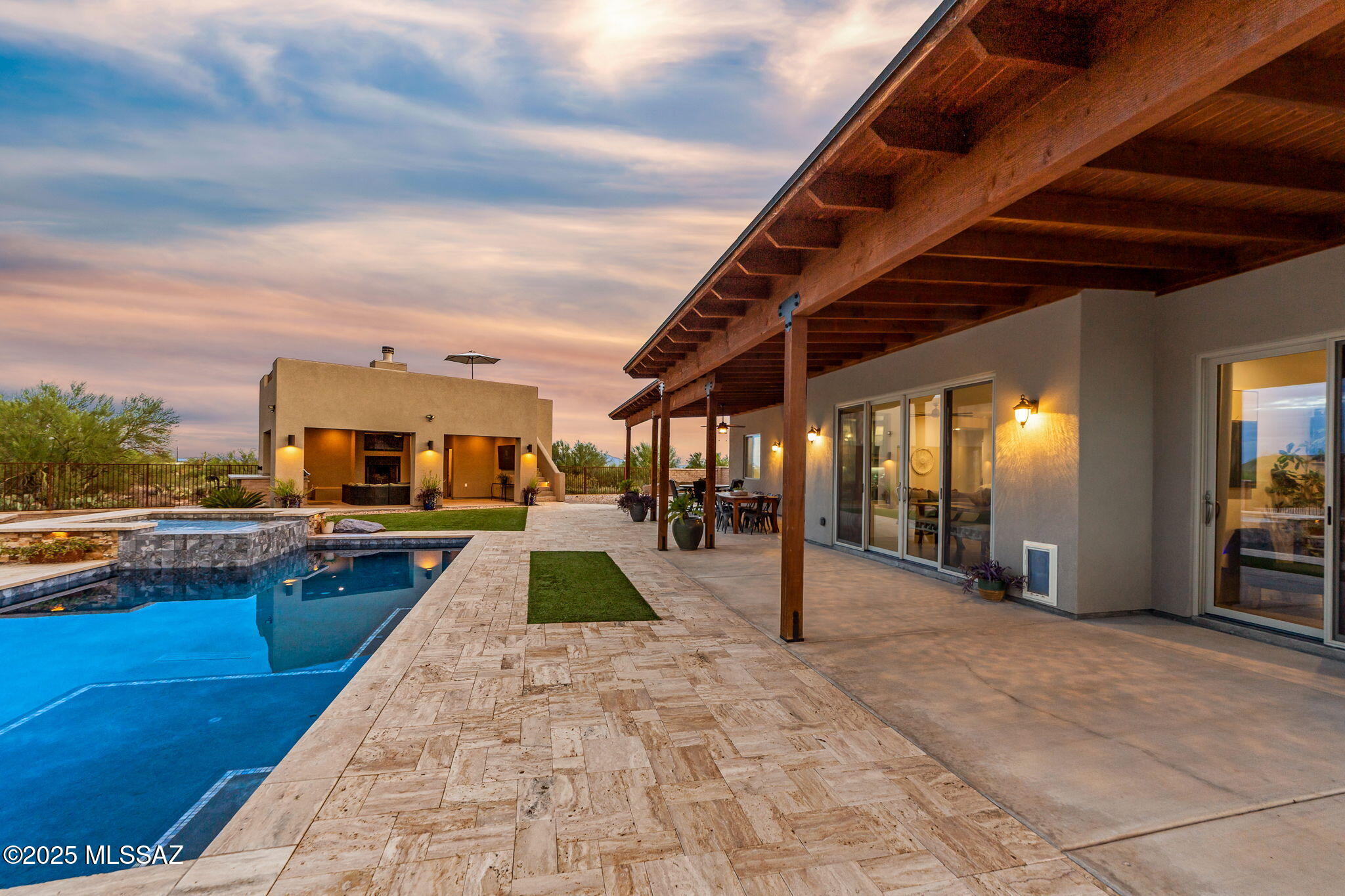 1672 W Limewood Drive