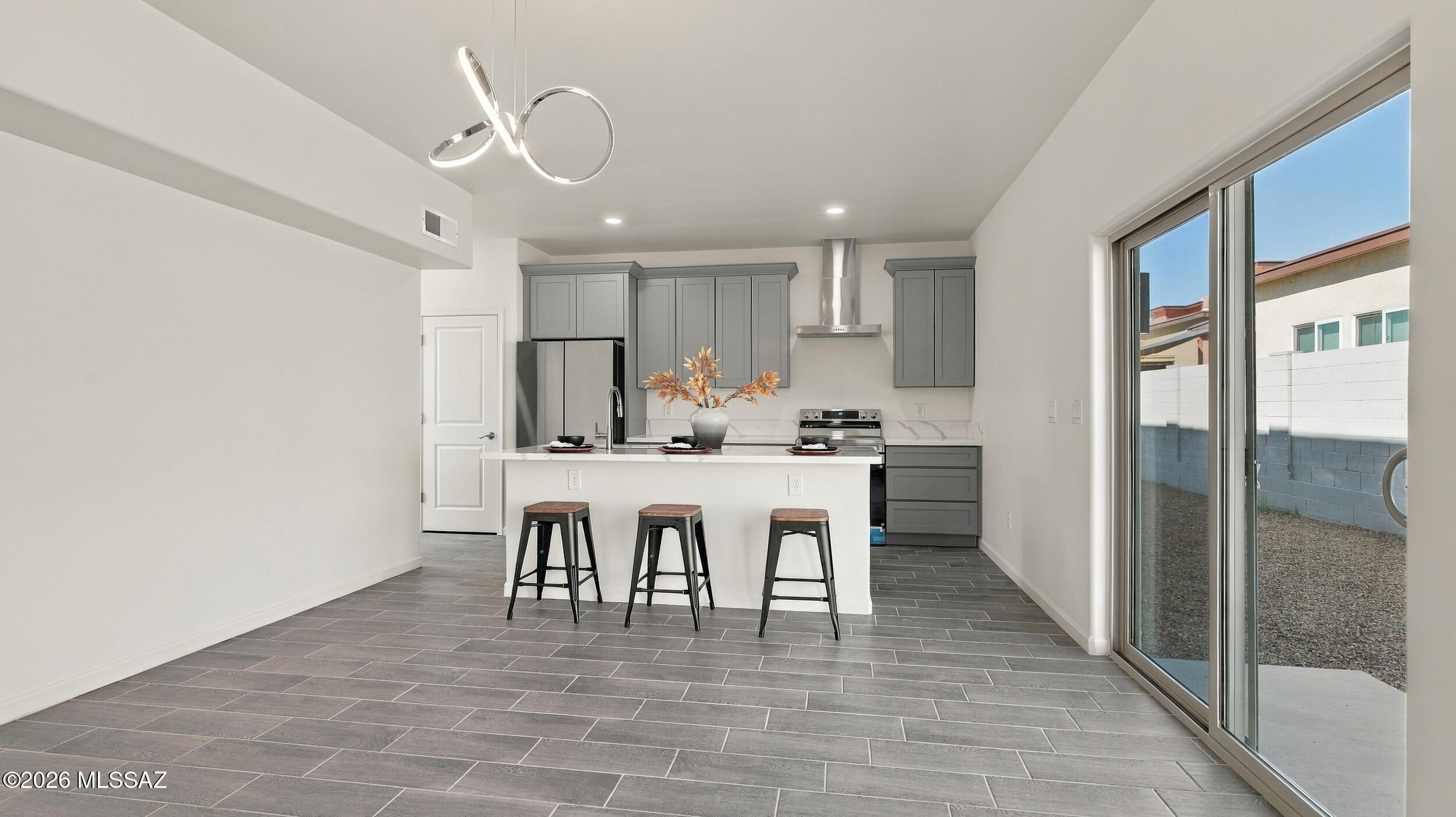 120 E Yavapai Road