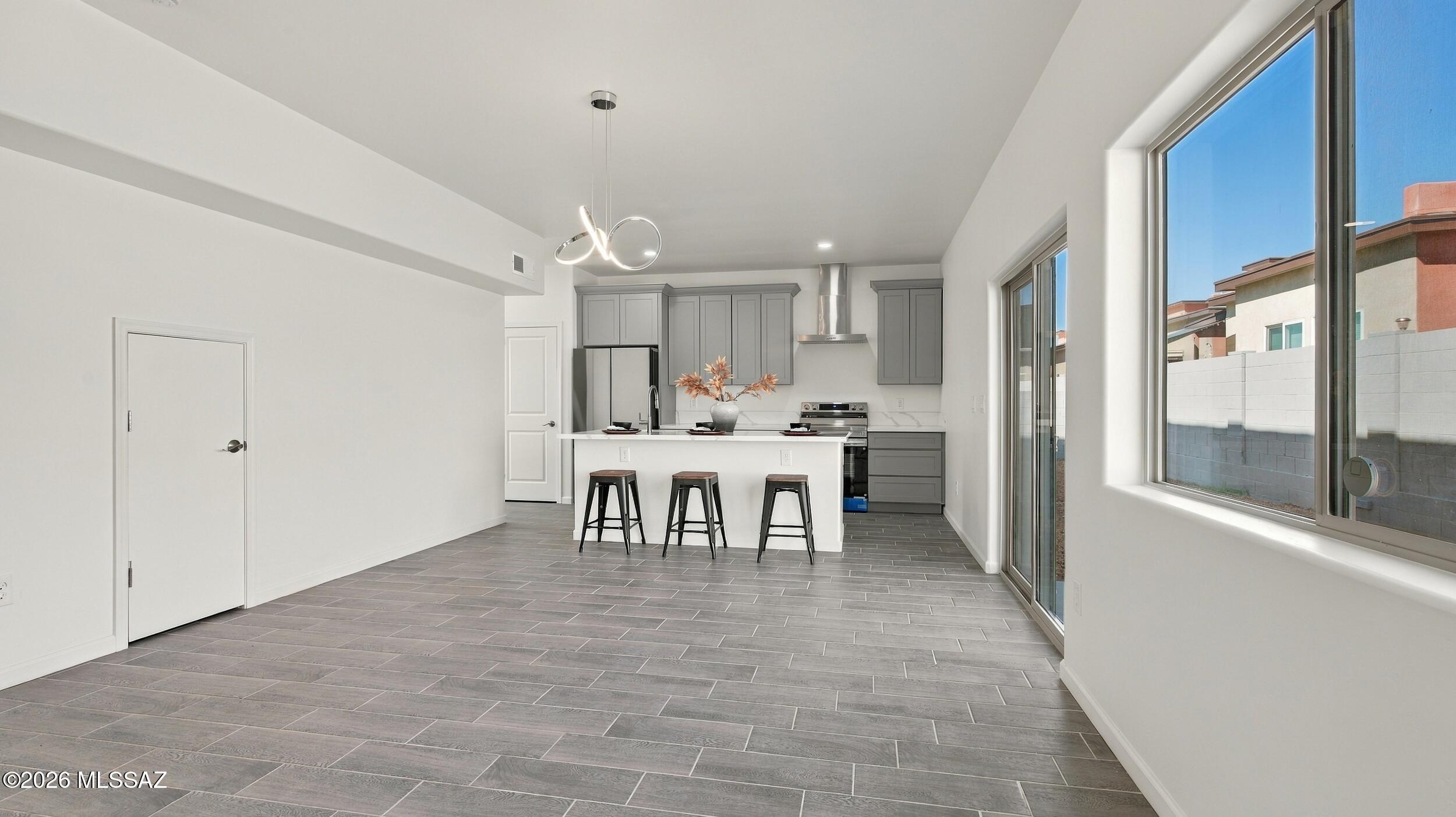 120 E Yavapai Road