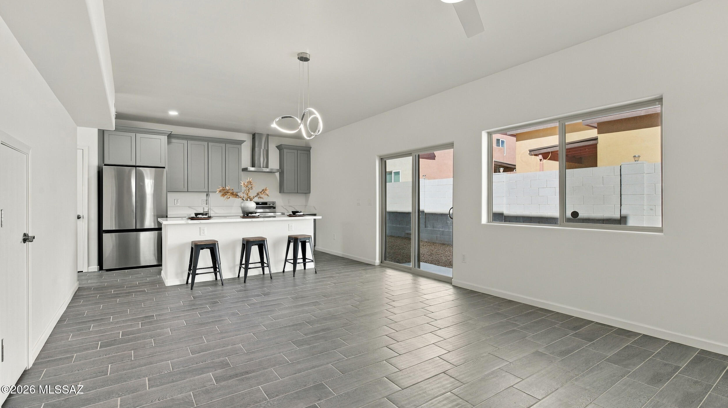 120 E Yavapai Road