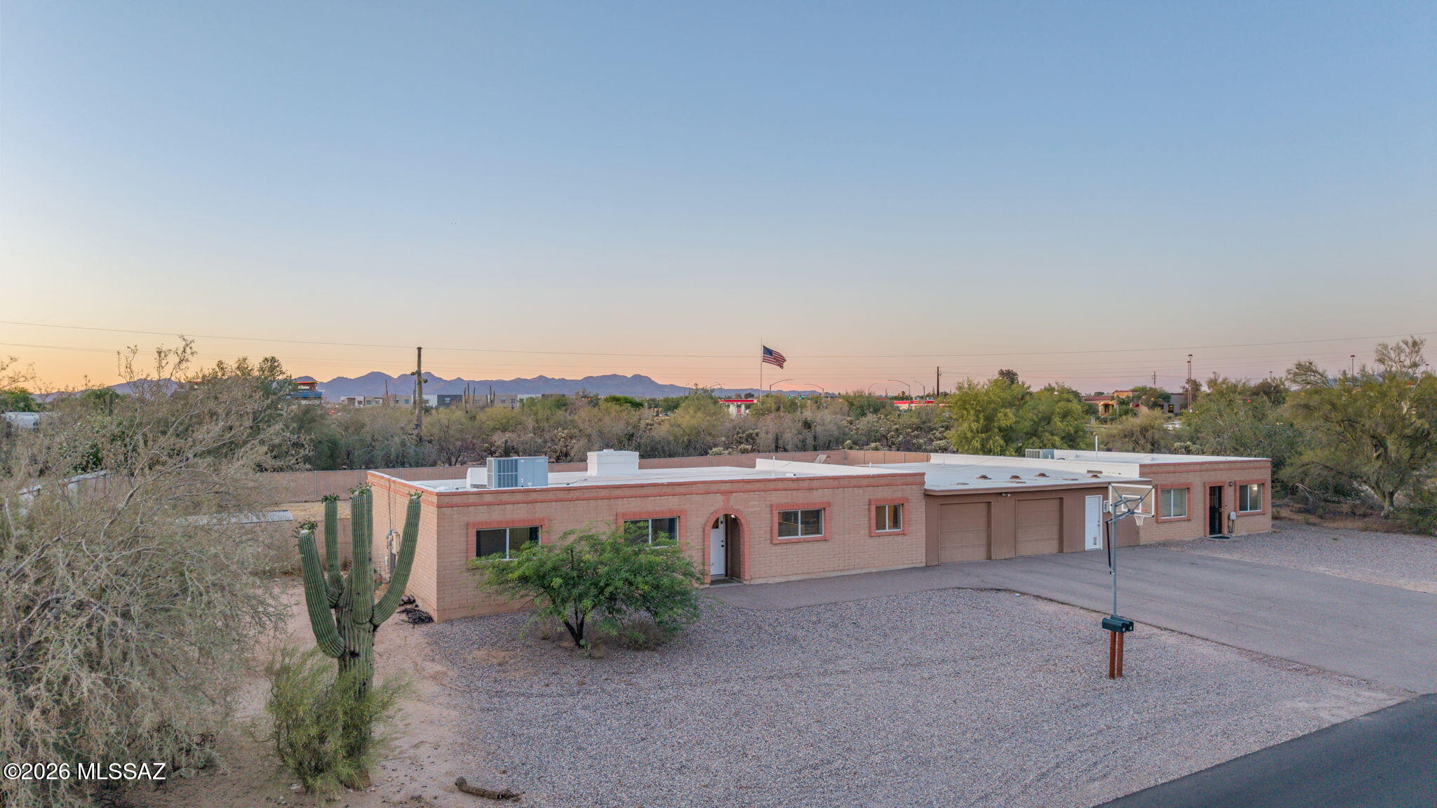 3810 W Placita Oeste