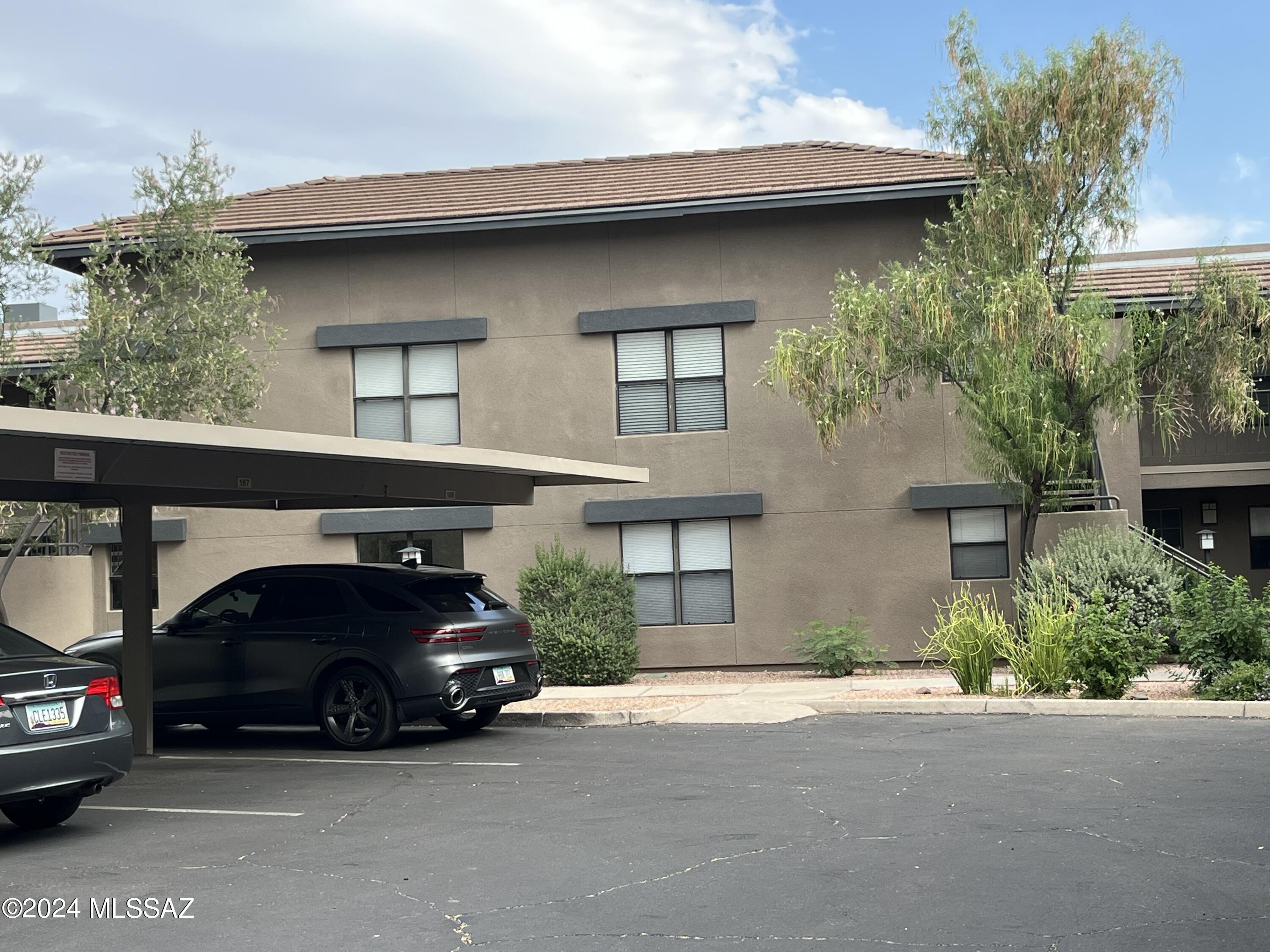 5855 N Kolb Road 9208