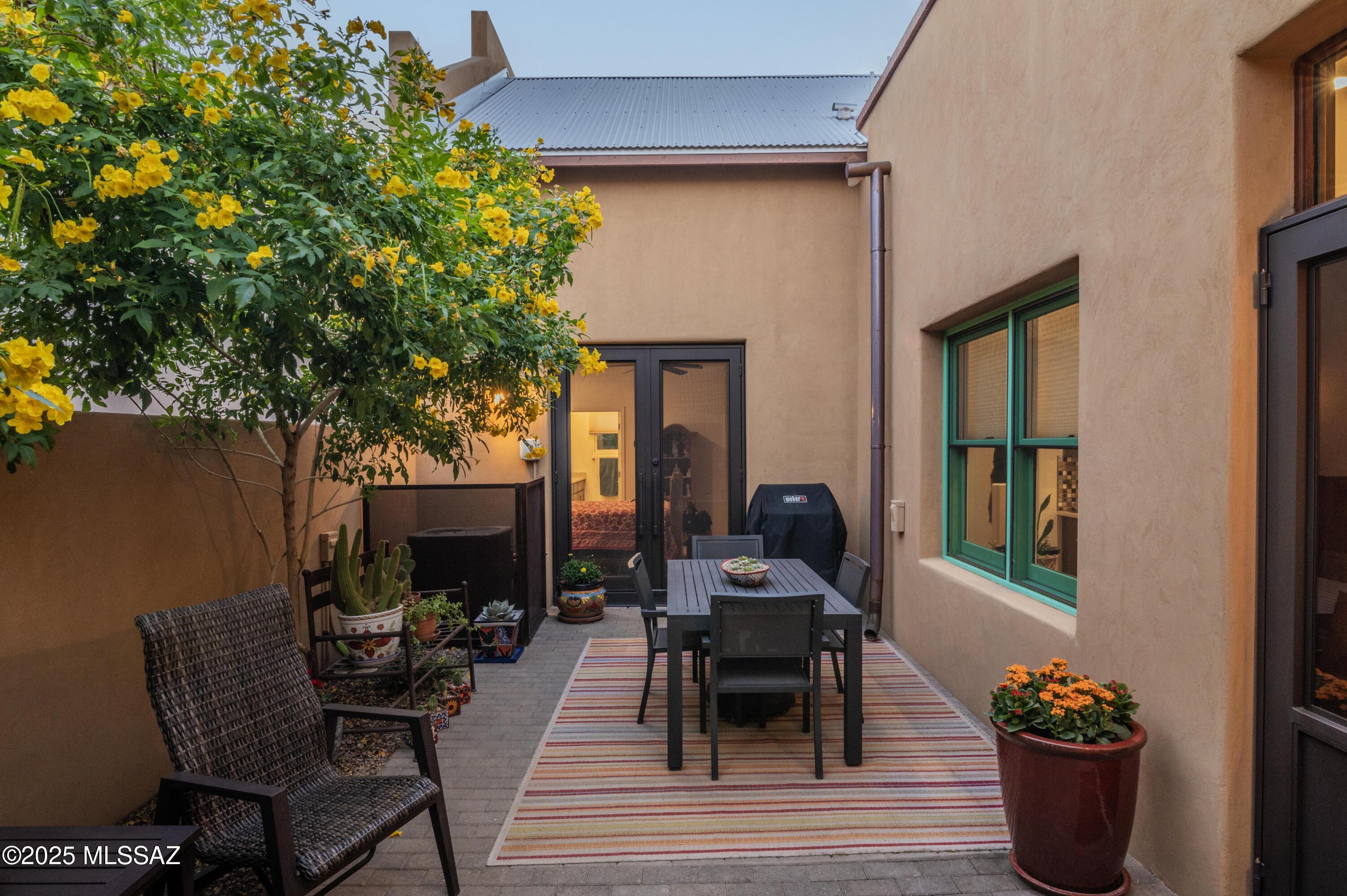 Kennedy & Meyer Townhomes - Residential