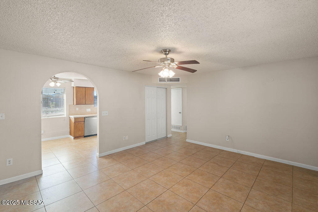 Twin Lakes (194-231) - Residential