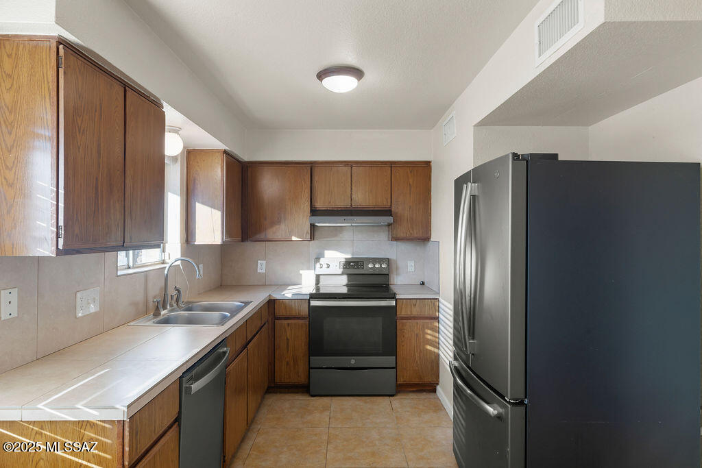 Twin Lakes (194-231) - Residential