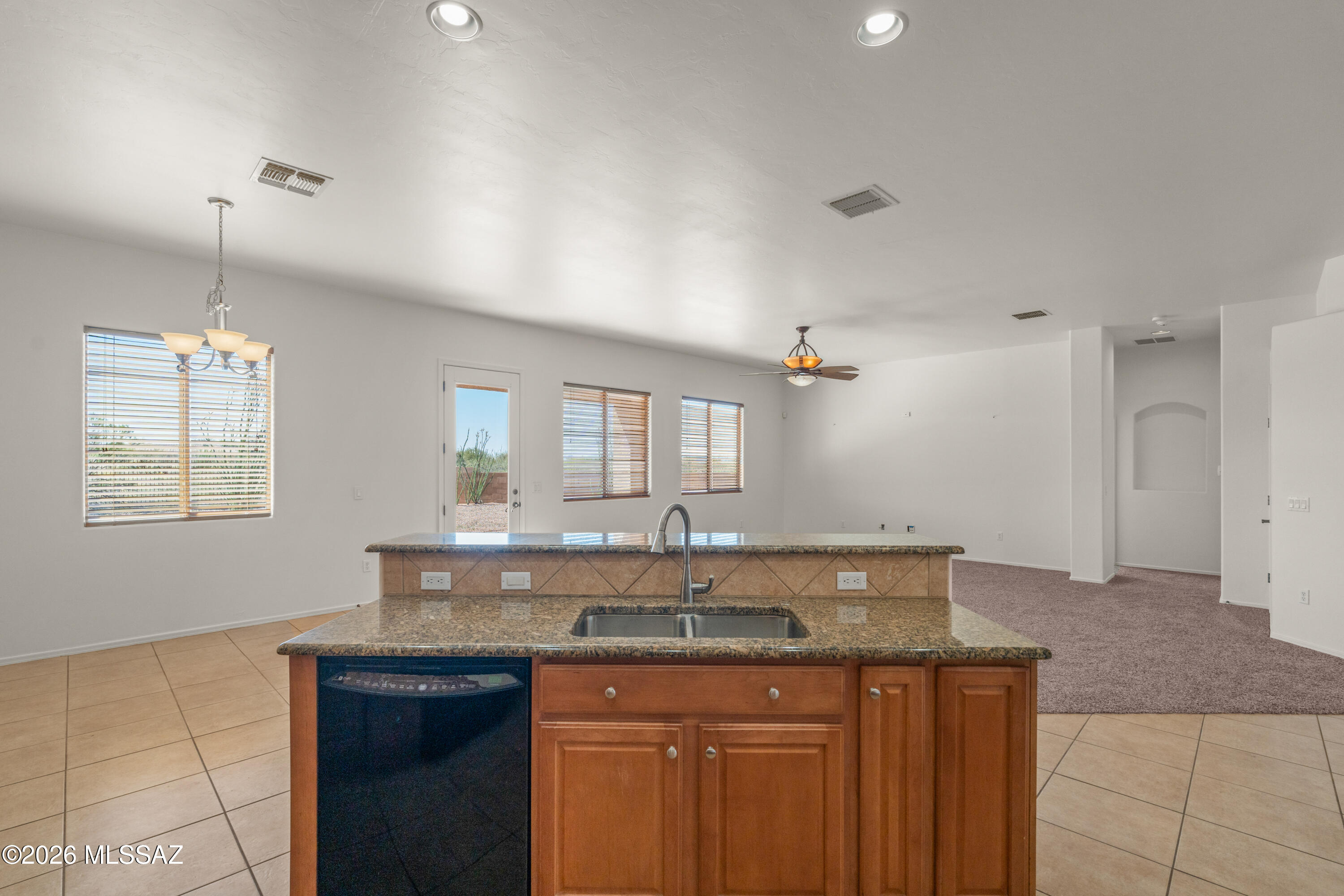 New Tucson Unit NO. 8 (1-455) - Residential Lease