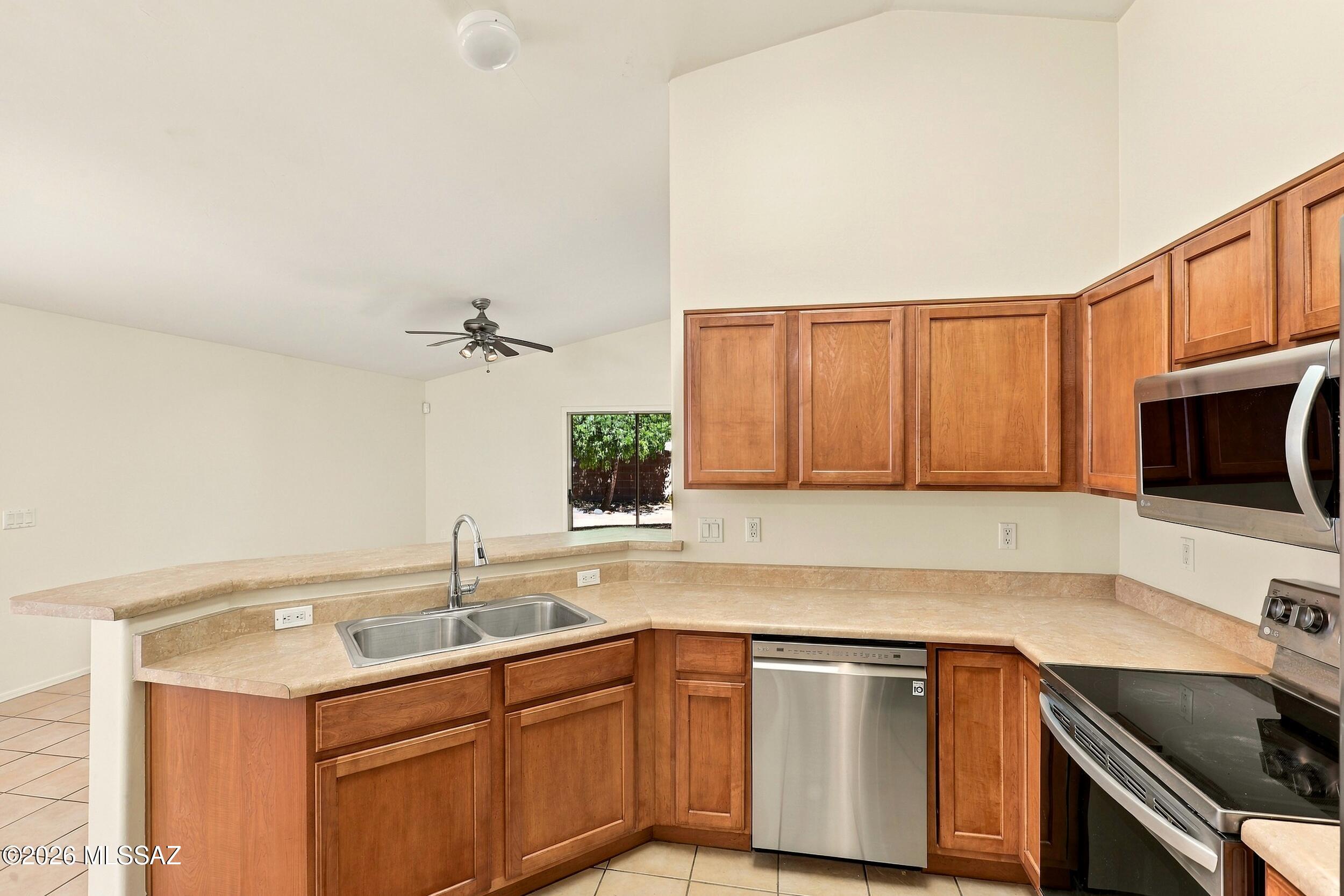 4113 E Lushfield Drive