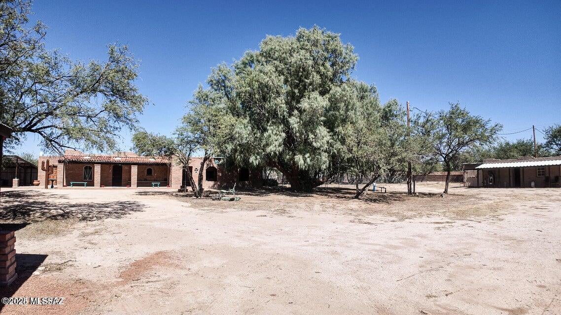 1094 N Pomerene Road