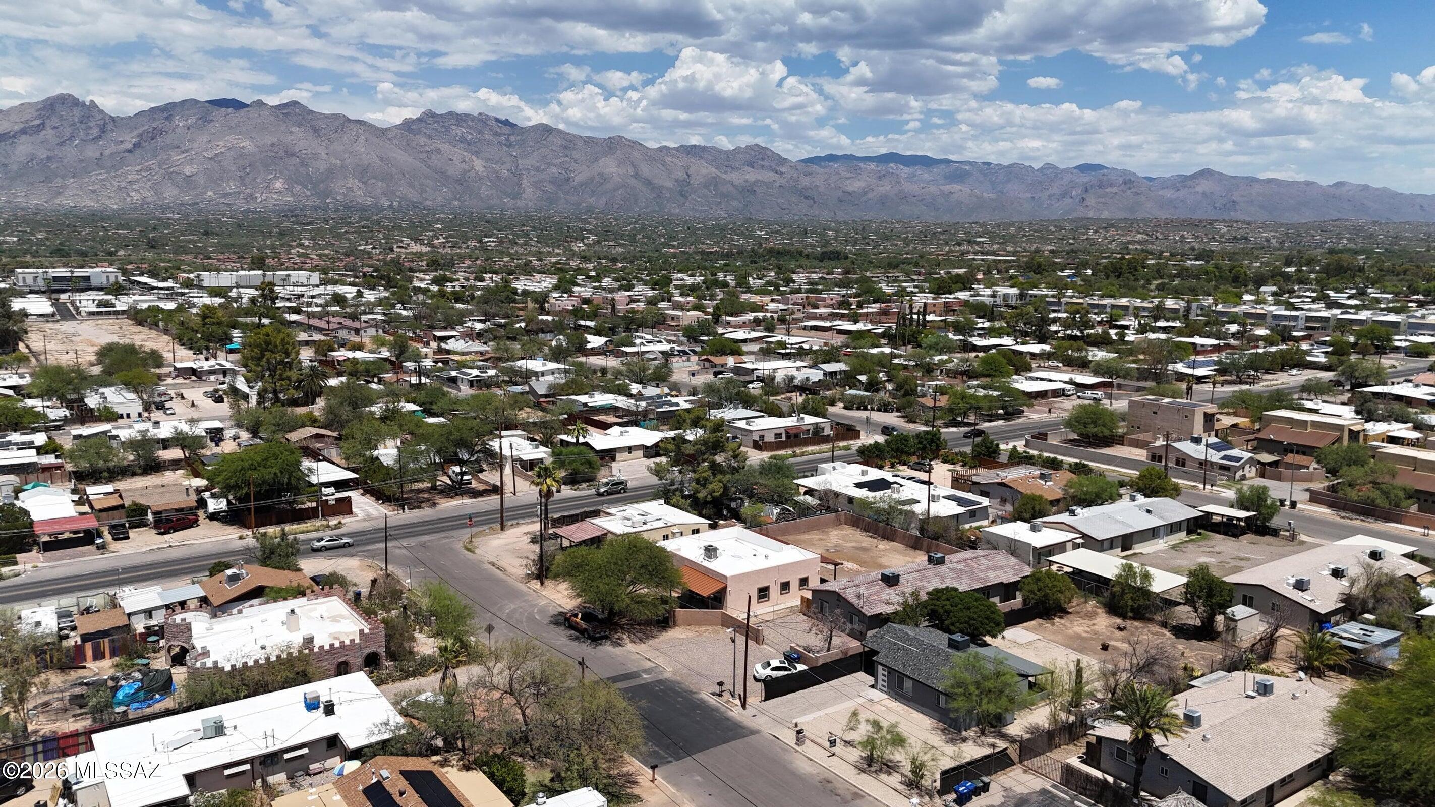 2738 N La Verne Avenue