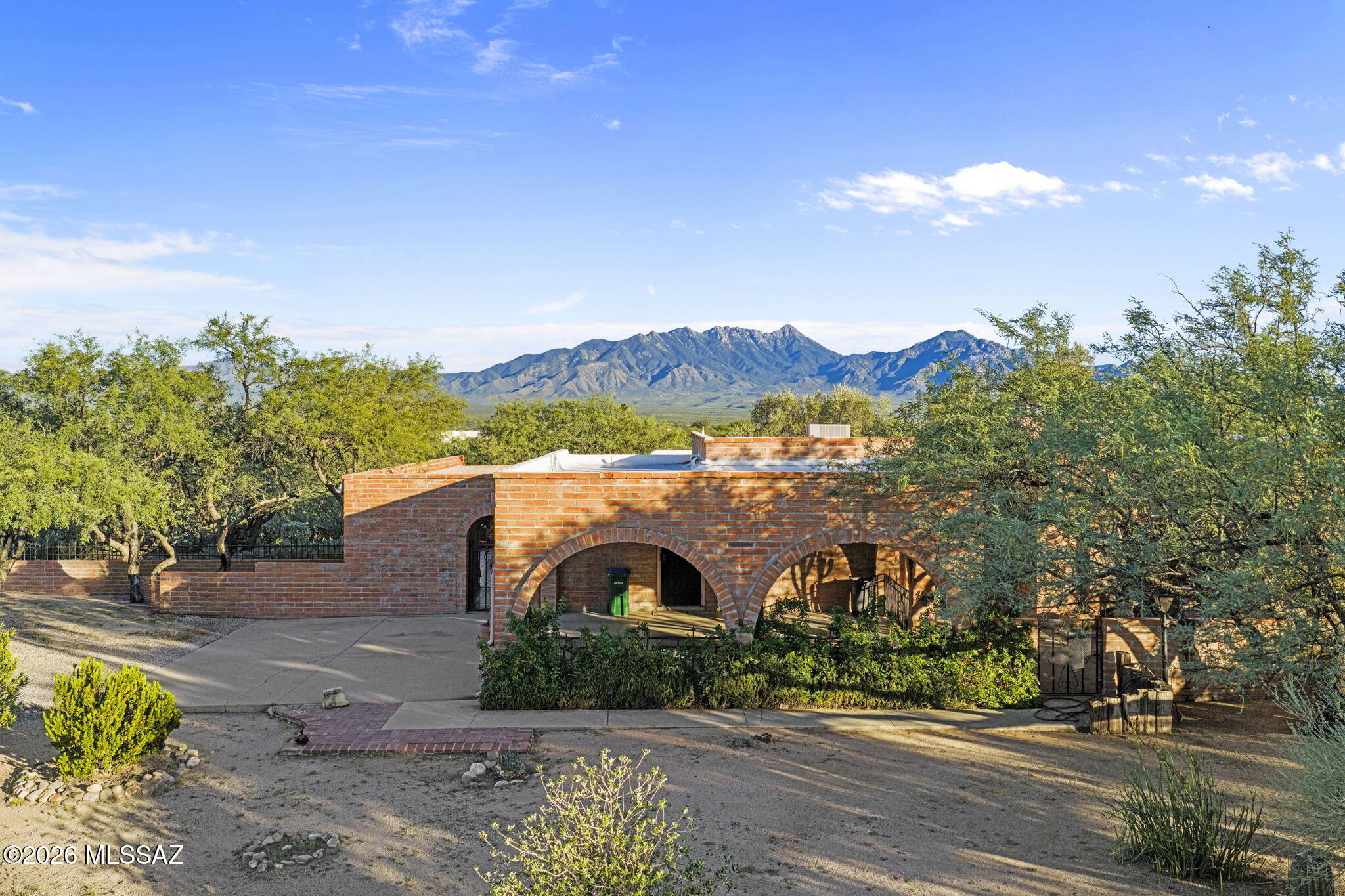 1605 S Camino Del Sol